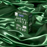 Fashion Colour Nuncas Verde Inglese è appoggiato ad un tessuto dello stesso colore della tintura per tessuti molto avvolgente