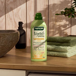 Vegetale Saponaria Detersivo a Mano Bucato - 750ml - immagine prodotto ambientata vicino a un lavandino